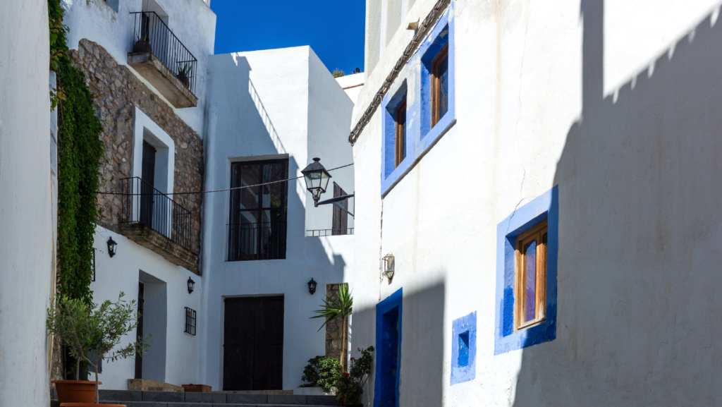 New vs. Existing Homes in Ibiza: Which Should You Buy?
