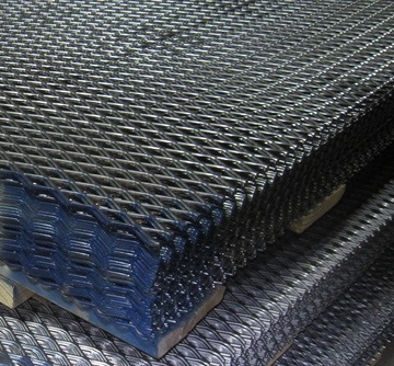 Heavy Duty Expanded Metal for walkways and fencing manufacturer
