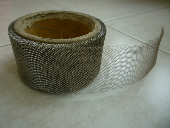 expanded metal for battery electrode